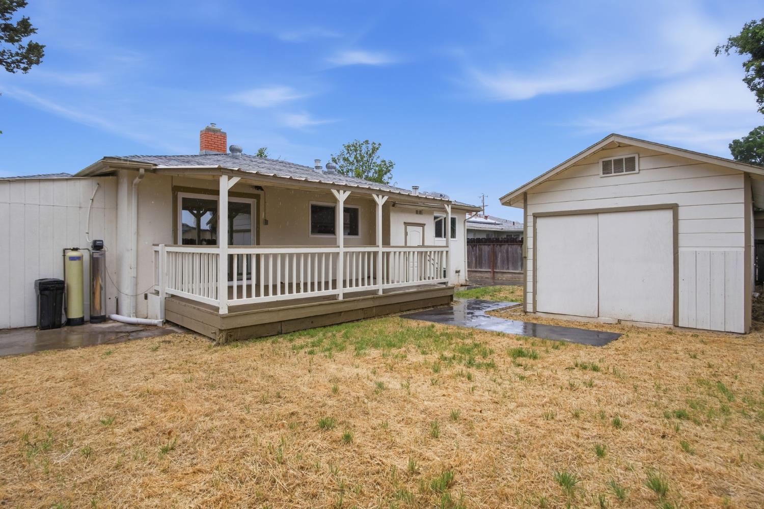 1042 Grove Ave, Gustine, CA 95322