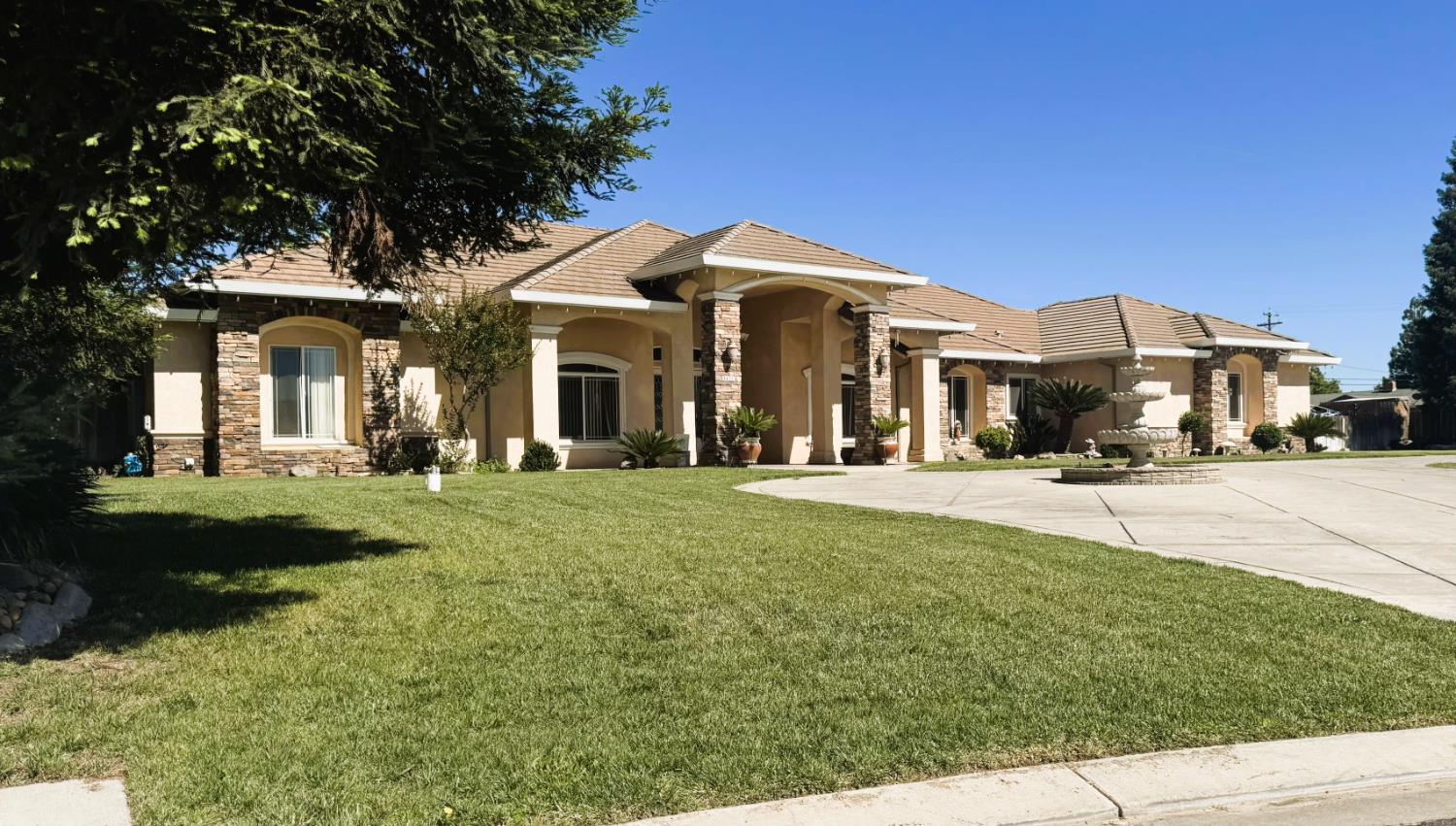 6471 Samrath Ct, Winton, CA 95388