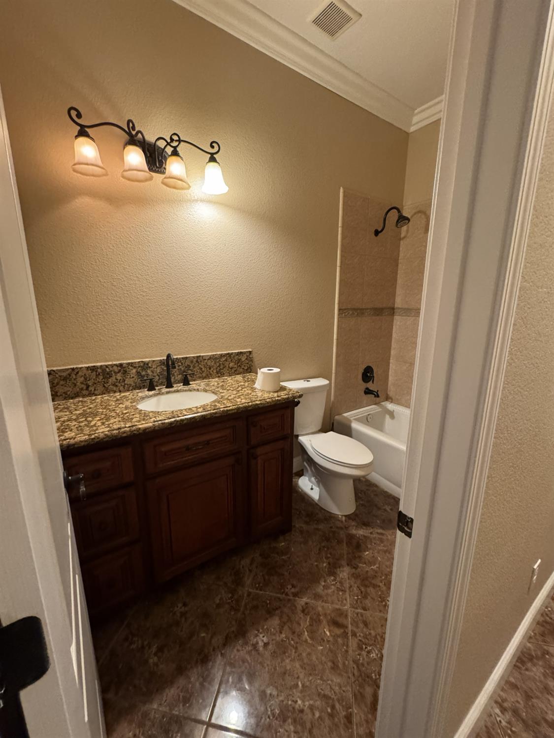 6471 Samrath Ct, Winton, CA 95388