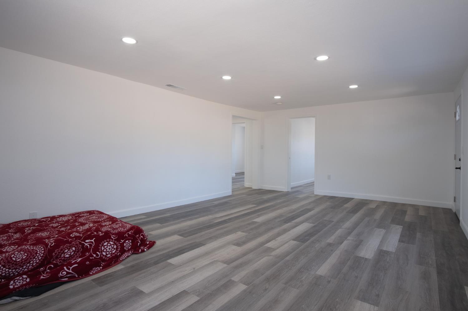 8503 Smith St, Patterson, CA 95363