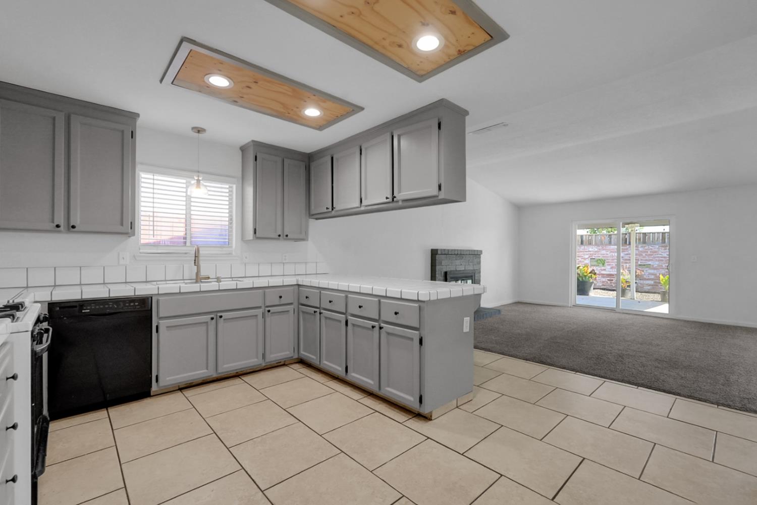 2800 Tassajara Dr, Modesto, CA 95358