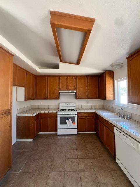 1848 College Greens Dr, Los Banos, CA 93635
