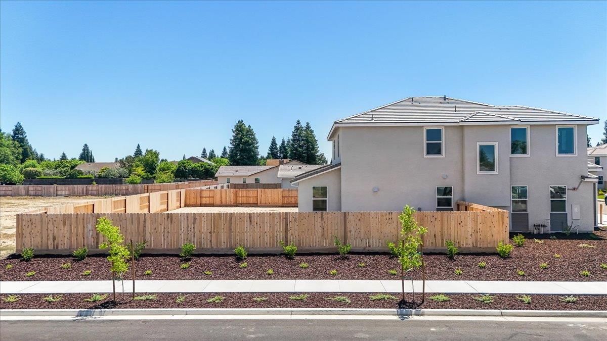 2080 Zane Way, Turlock, CA 95382