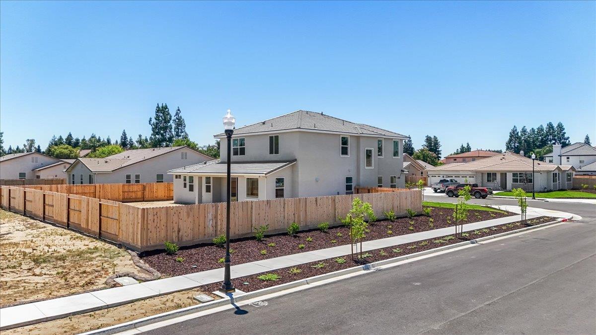 2080 Zane Way, Turlock, CA 95382