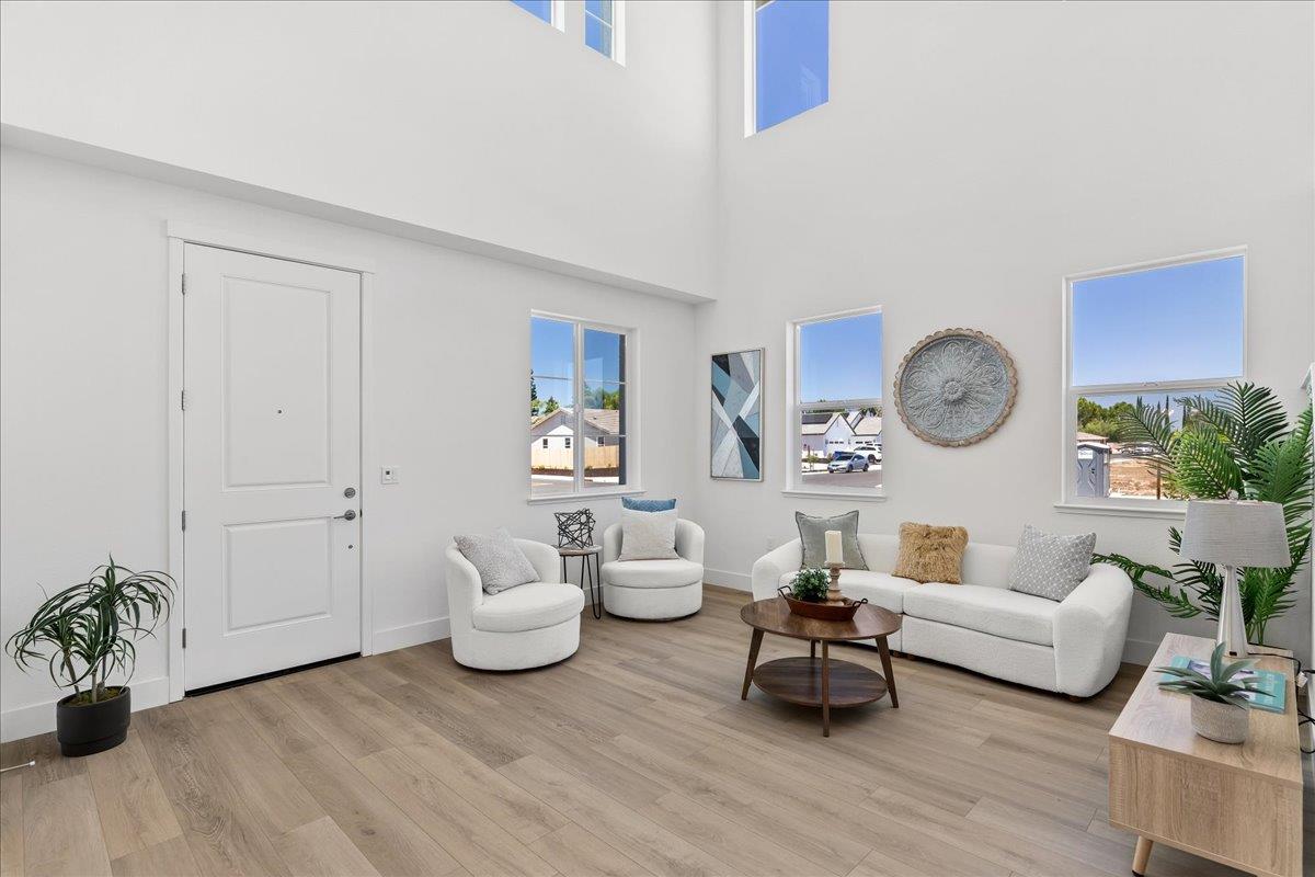 2080 Zane Way, Turlock, CA 95382