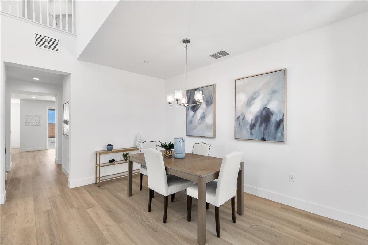 2080 Zane Way, Turlock, CA 95382