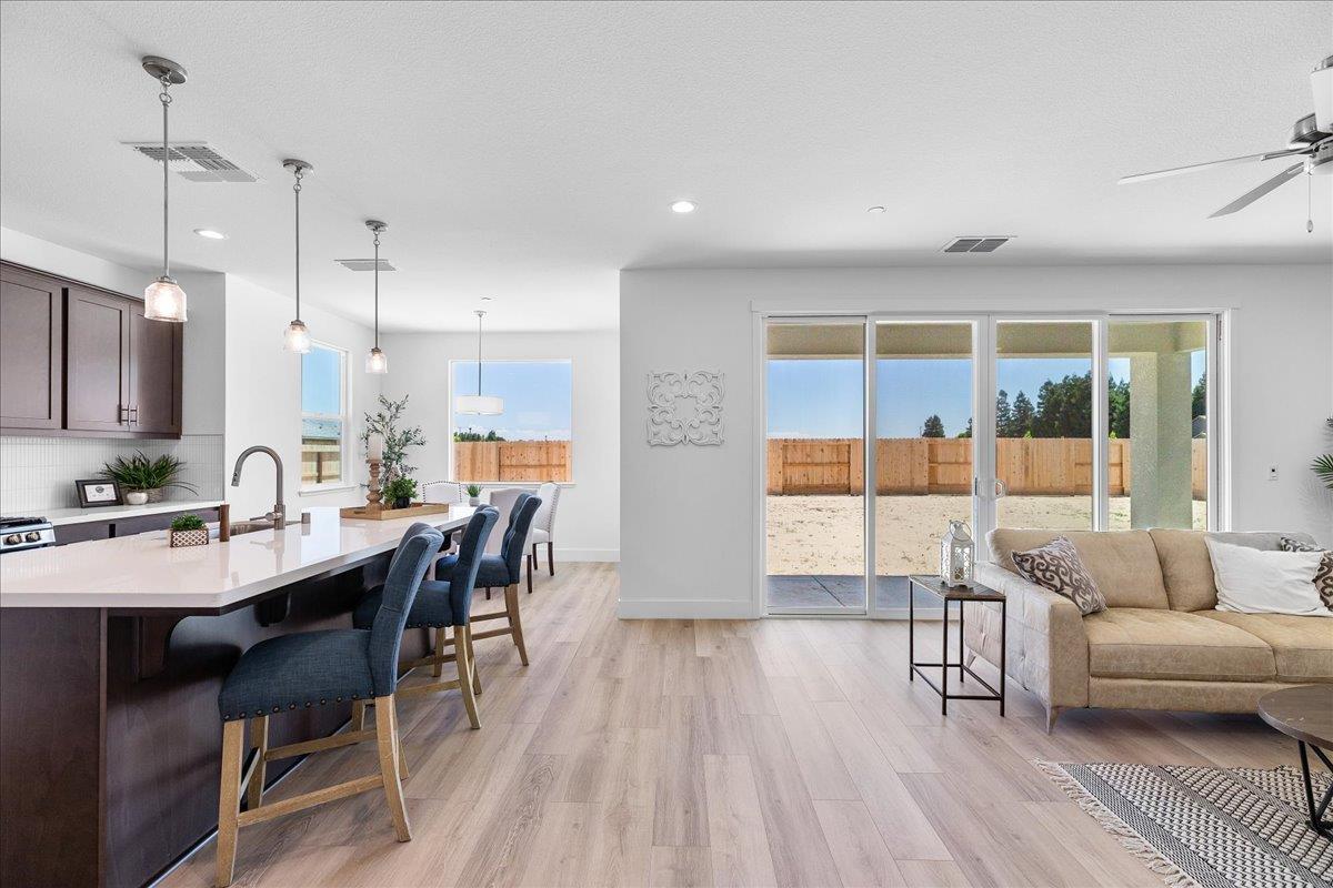 2080 Zane Way, Turlock, CA 95382
