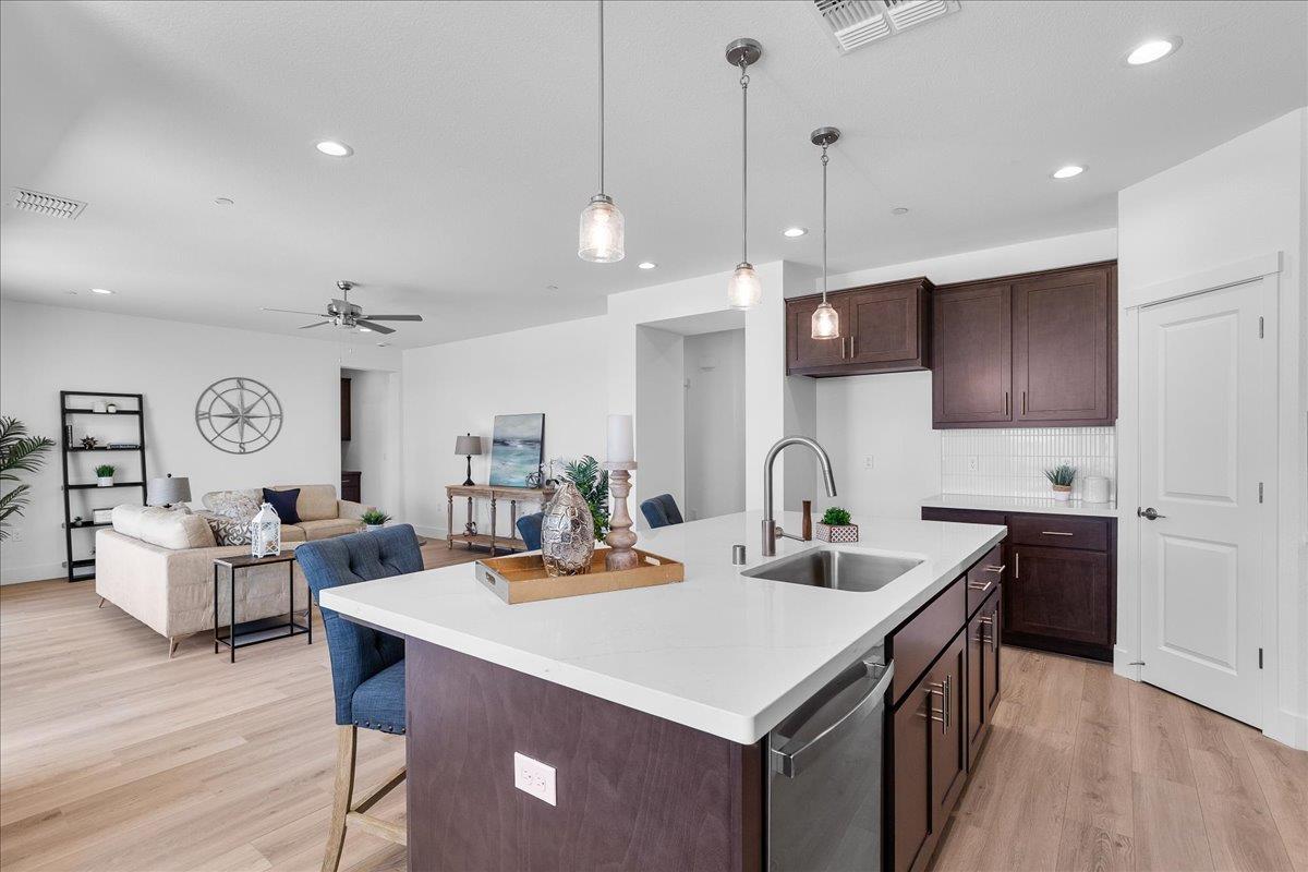 2080 Zane Way, Turlock, CA 95382