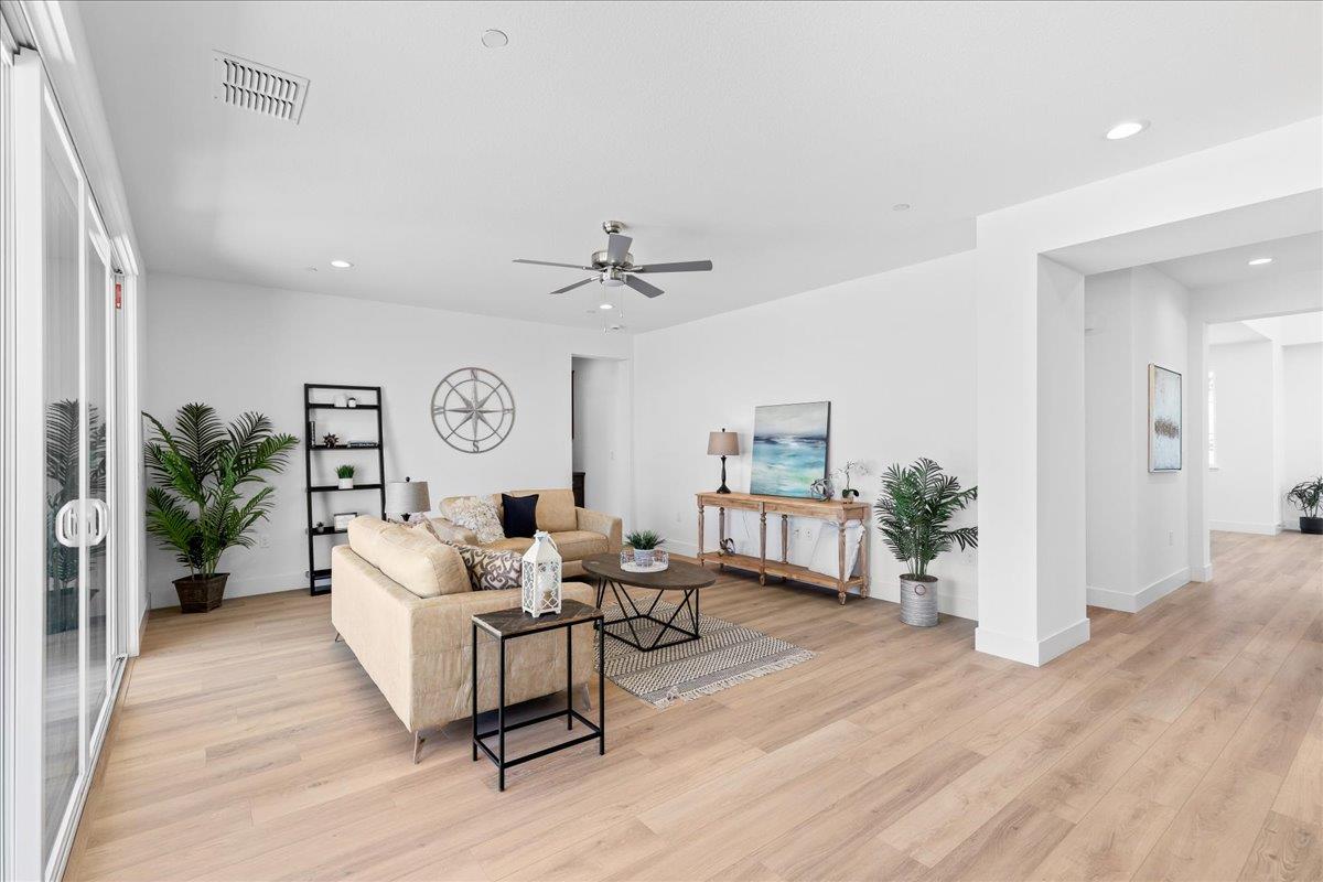 2080 Zane Way, Turlock, CA 95382