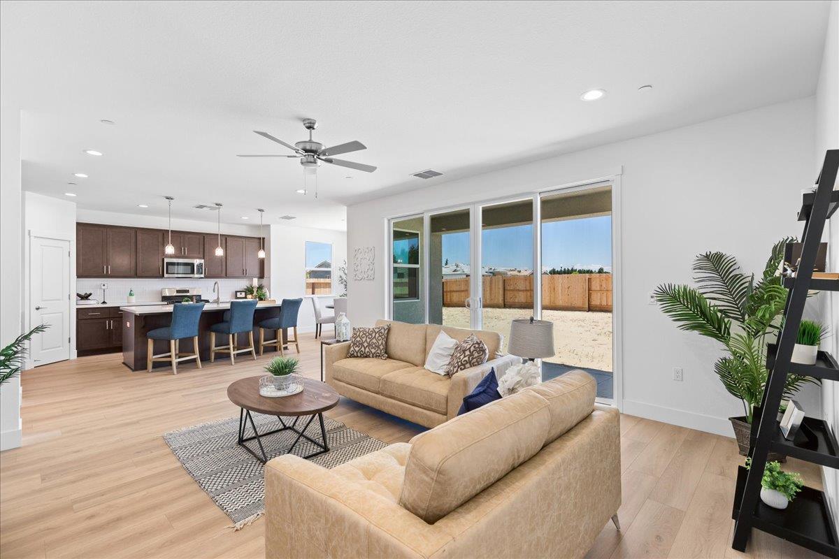 2080 Zane Way, Turlock, CA 95382
