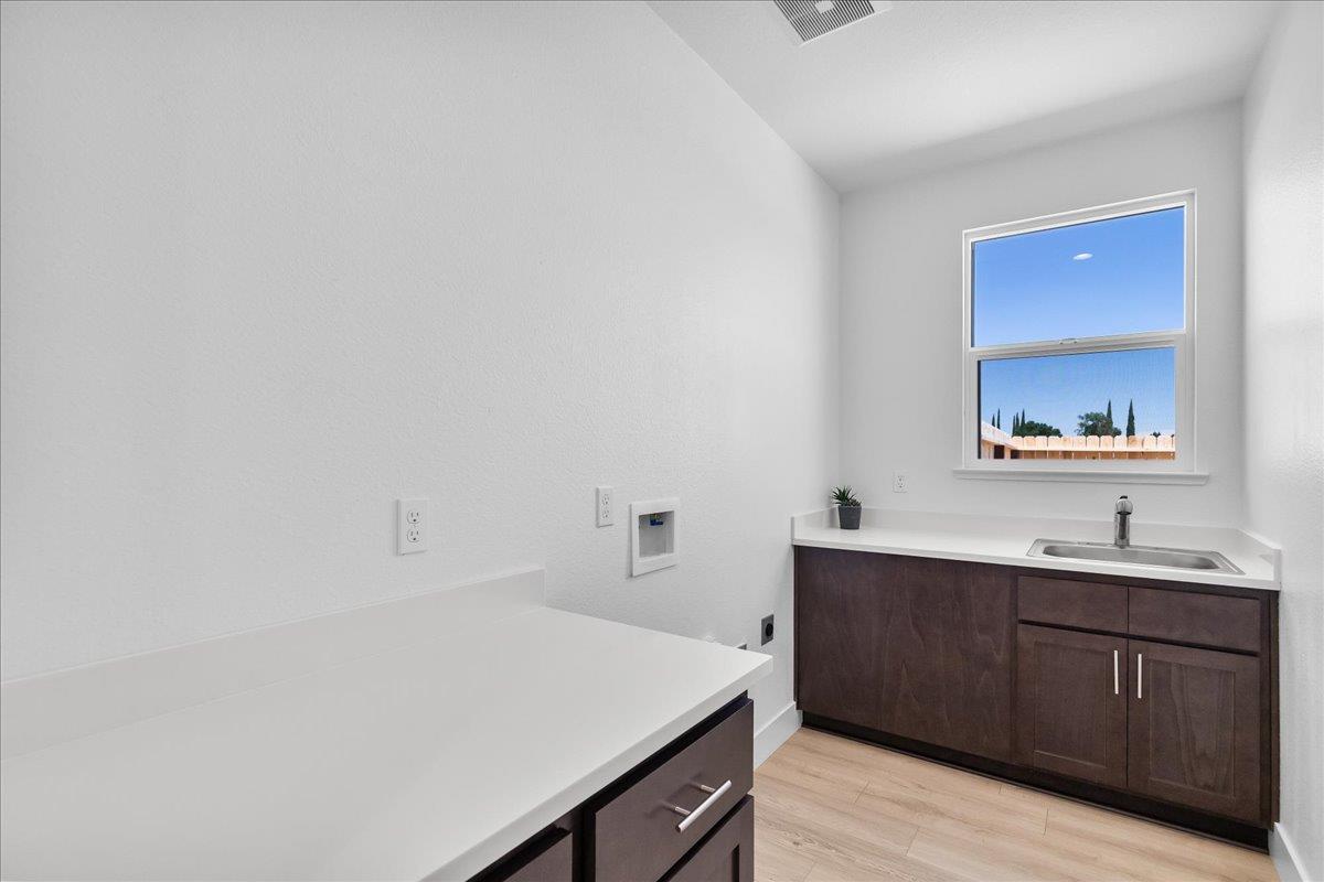 2080 Zane Way, Turlock, CA 95382