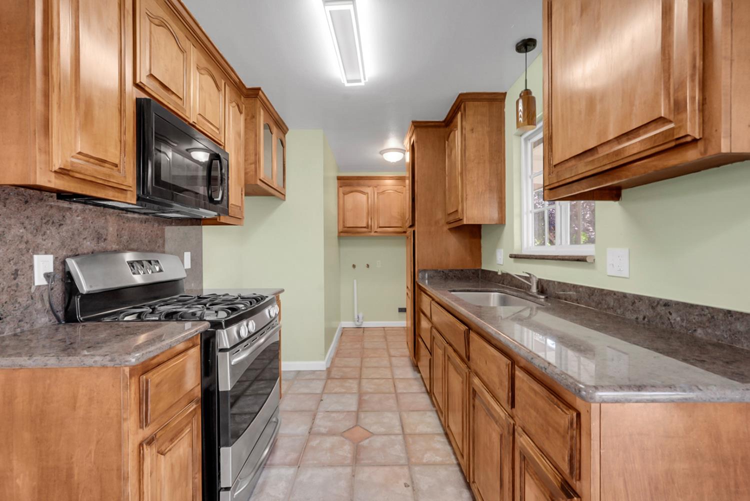 309 Frances St, Manteca, CA 95336