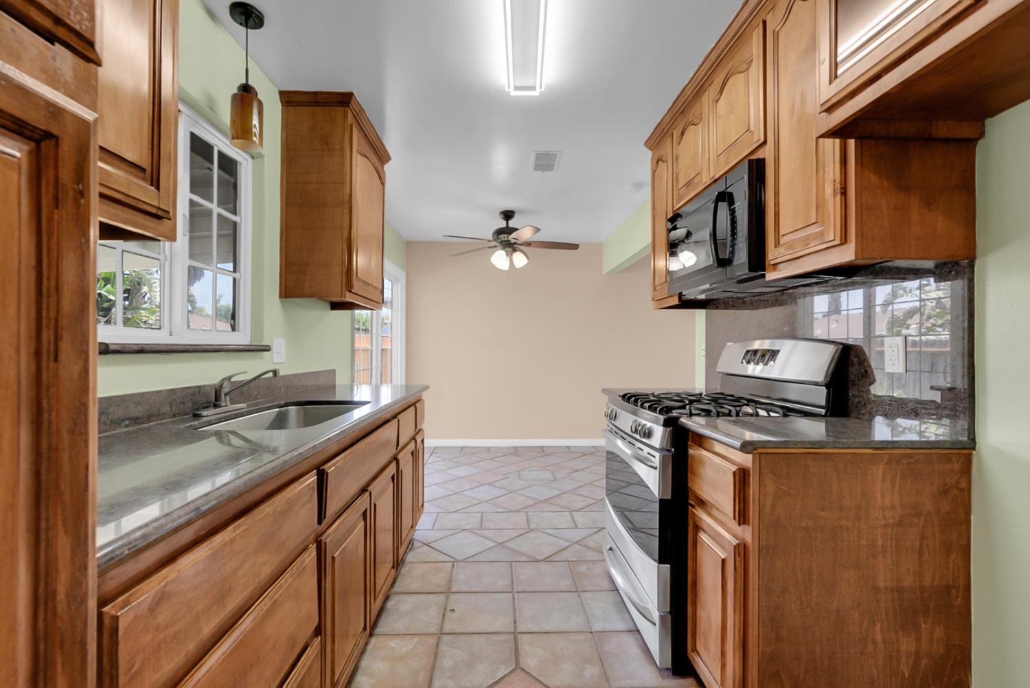 309 Frances St, Manteca, CA 95336