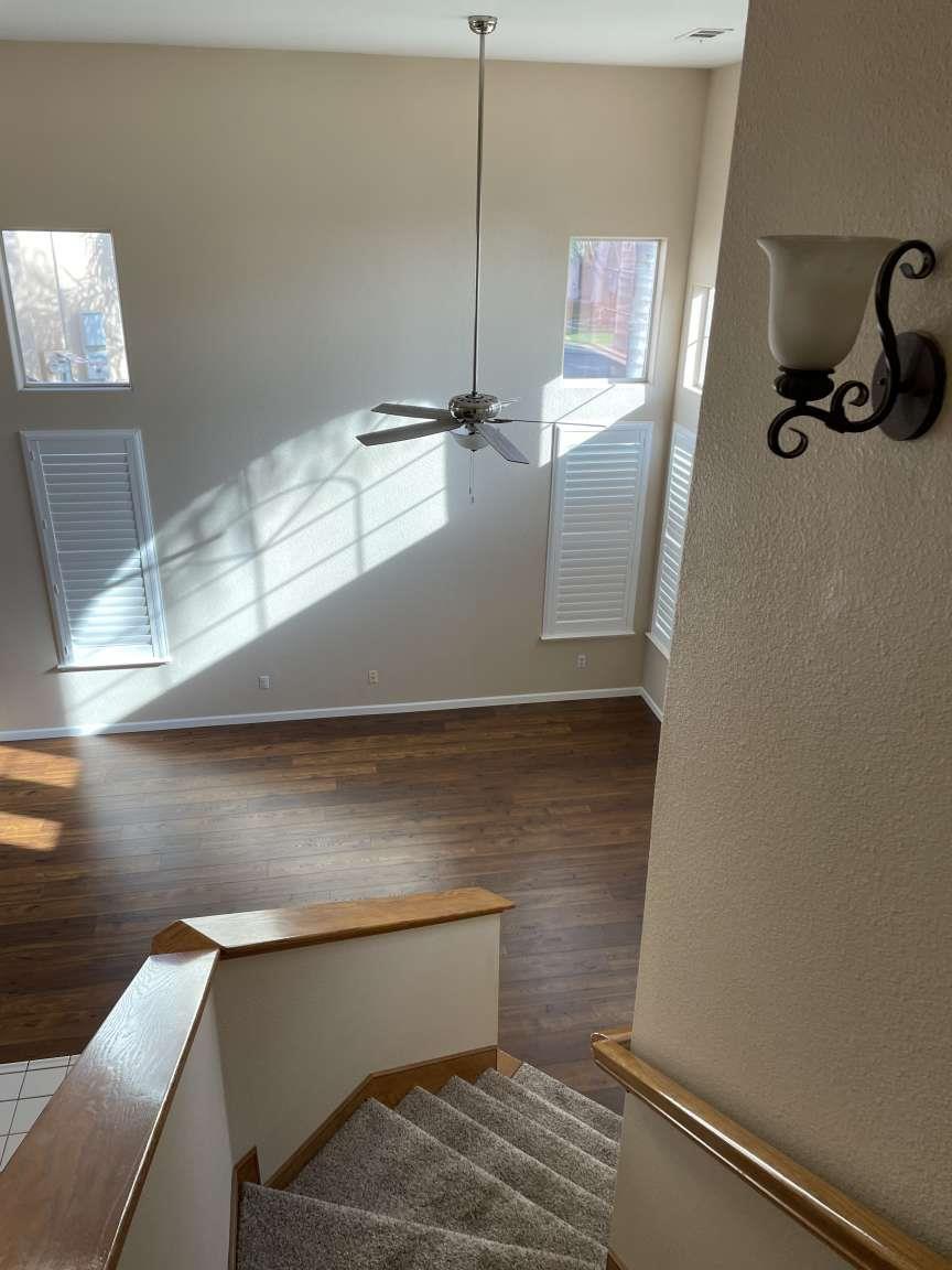 989 Laguna Dr, Lemoore, CA 93245