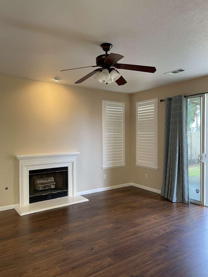 989 Laguna Dr, Lemoore, CA 93245