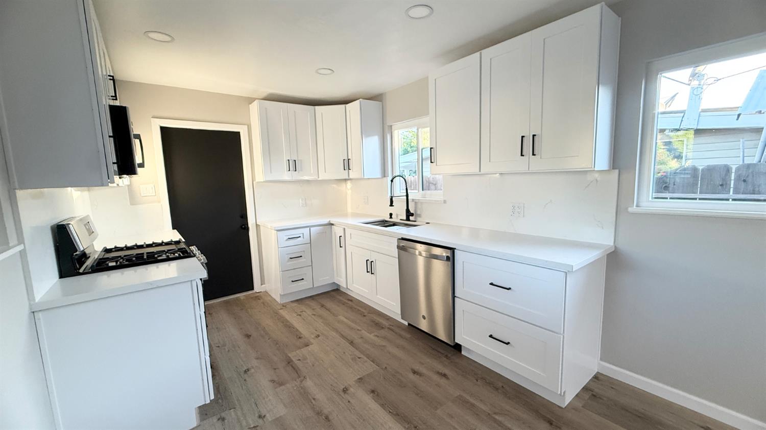 2309 Ustick Rd, Modesto, CA 95358