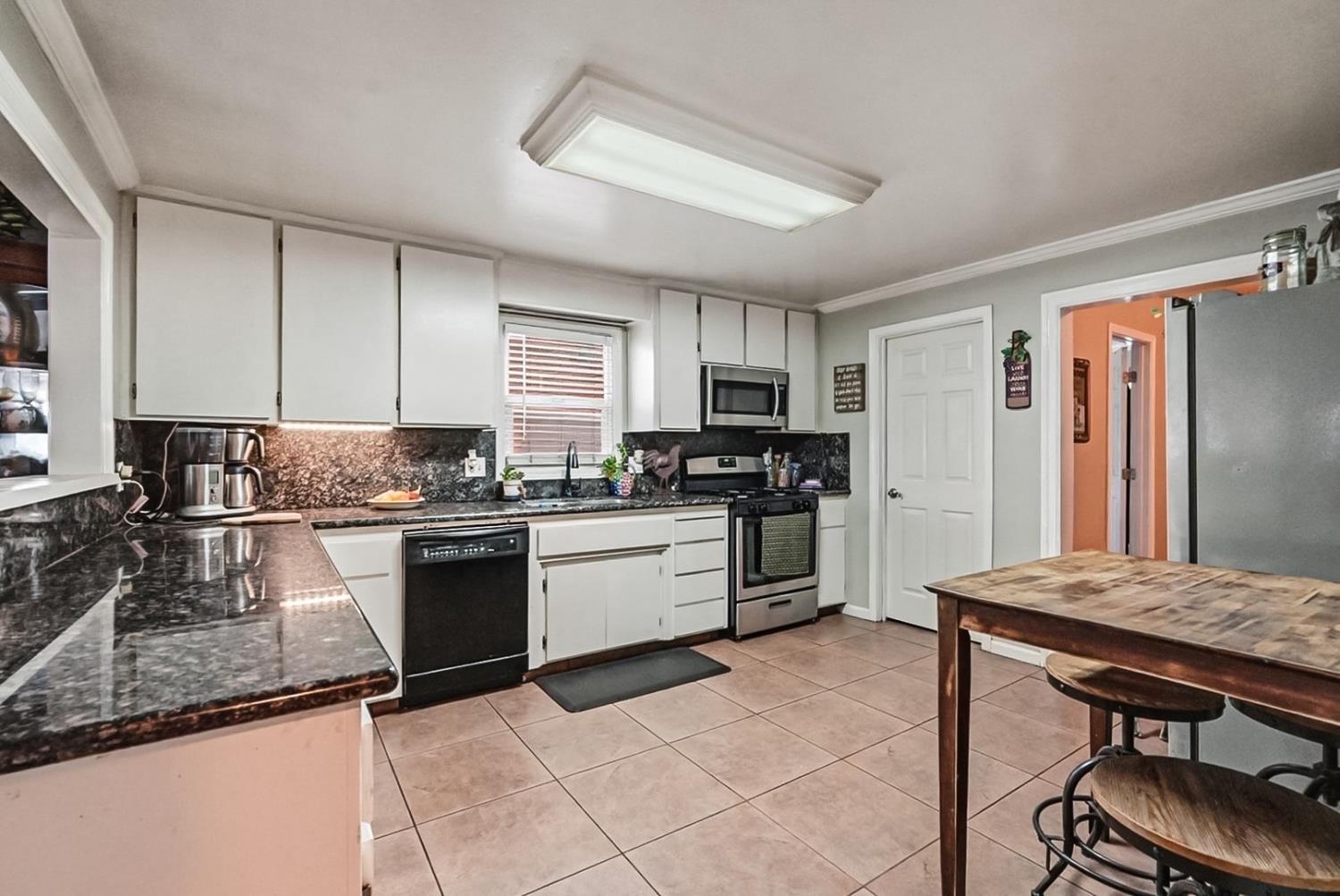 1829 River Rd, Modesto, CA 95351