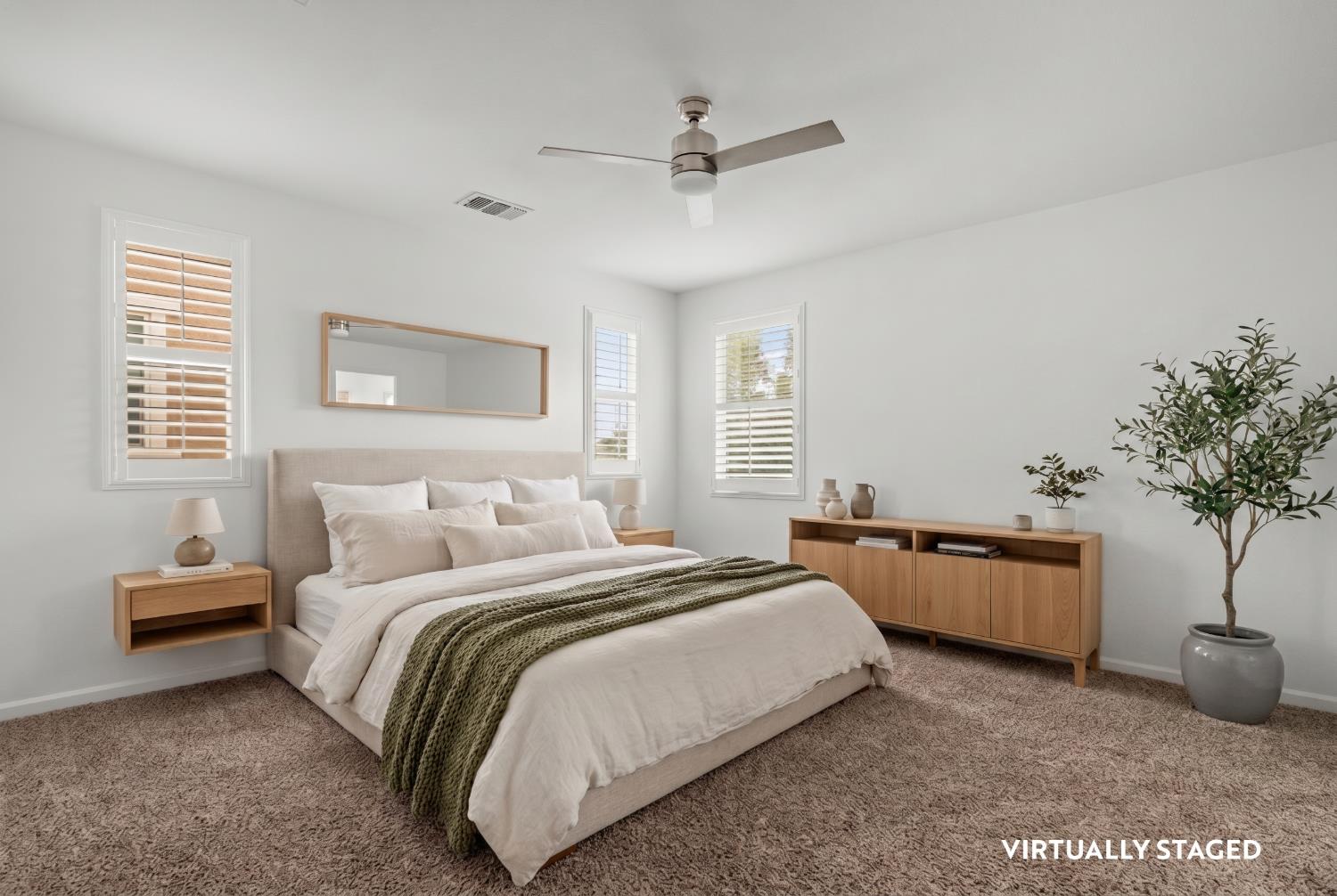 2204 Gallery Dr, Riverbank, CA 95367