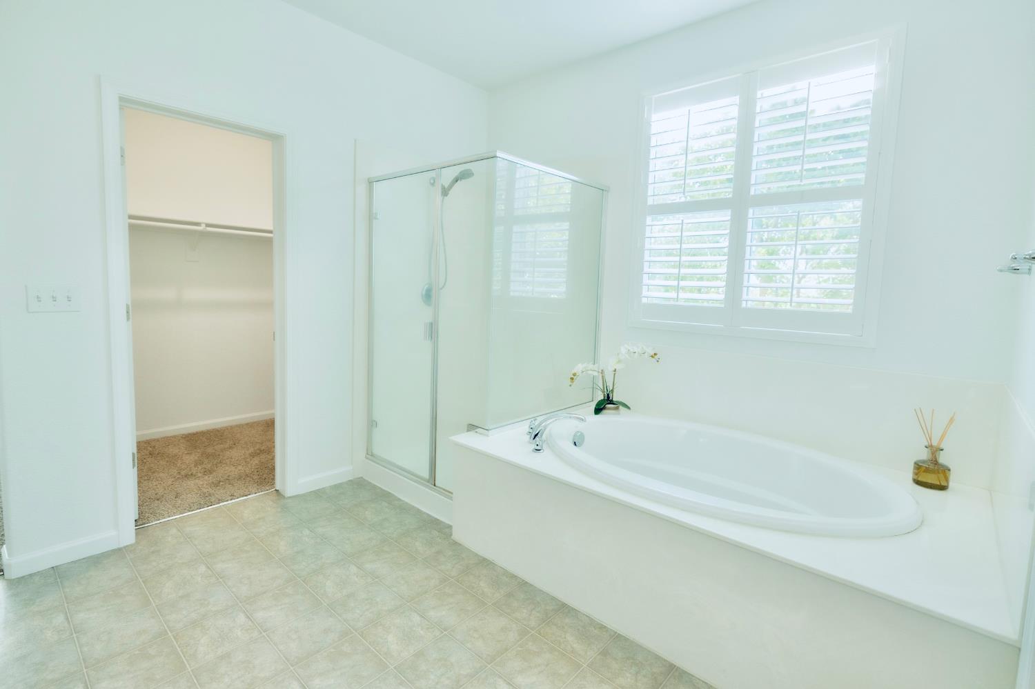 2204 Gallery Dr, Riverbank, CA 95367