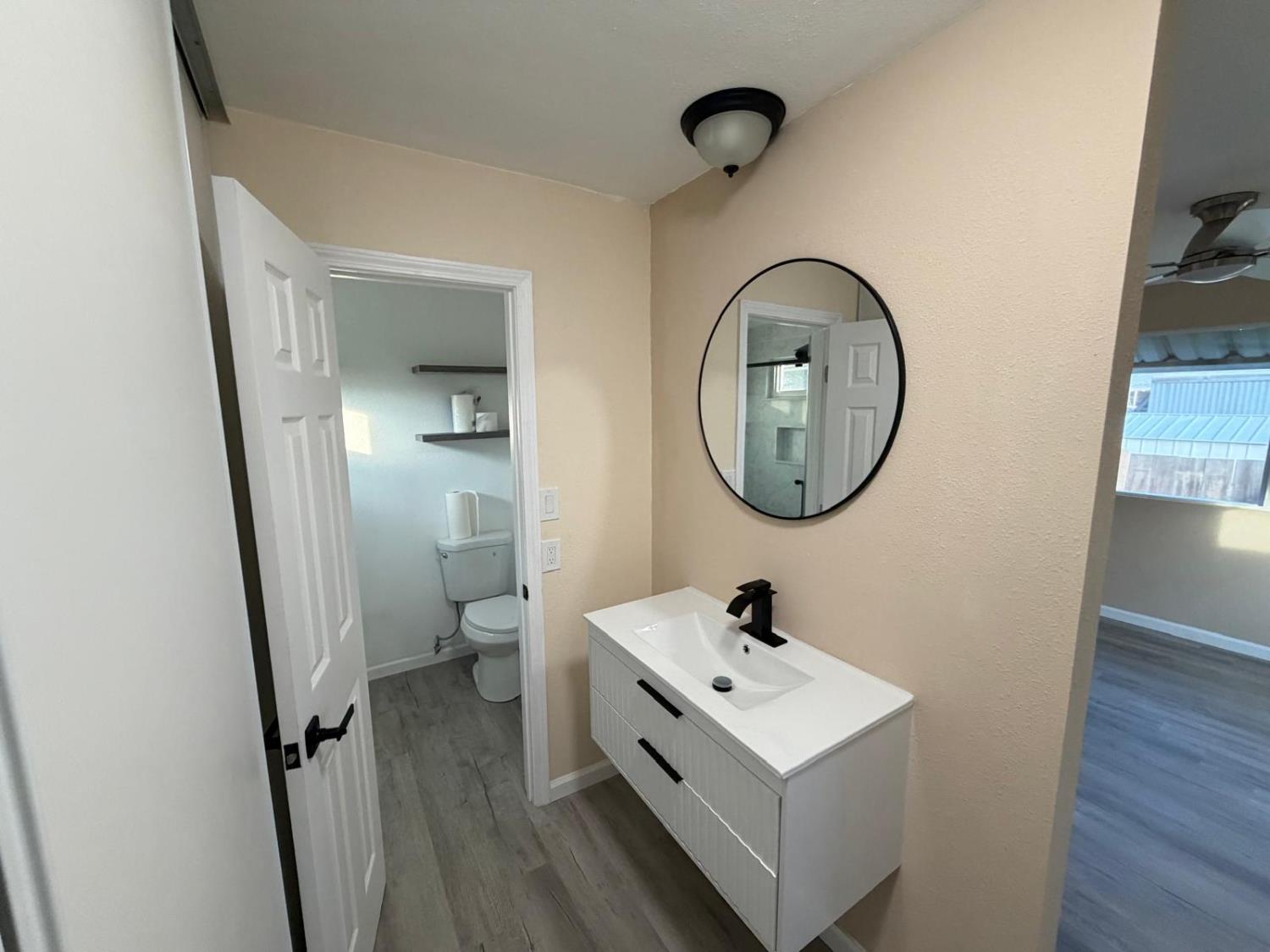 2845 E Hatch Rd #104, Modesto, CA 95351