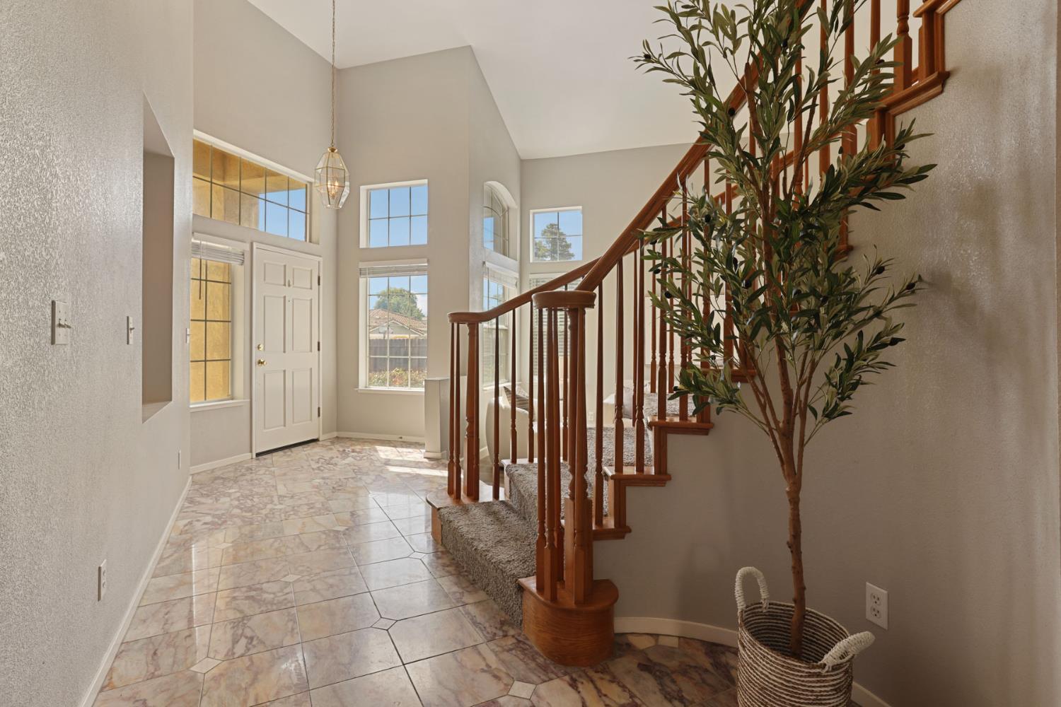 1049 Zumstein Drive, Ripon, CA 95366
