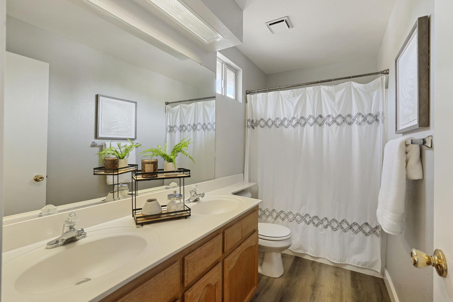 1049 Zumstein Drive, Ripon, CA 95366