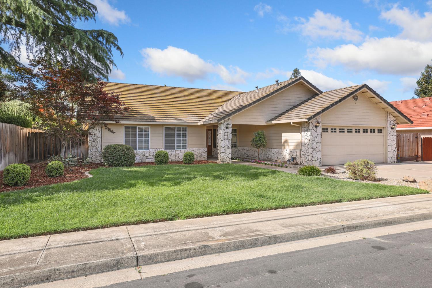 924 East Milgeo Avnue, Ripon, CA 95366