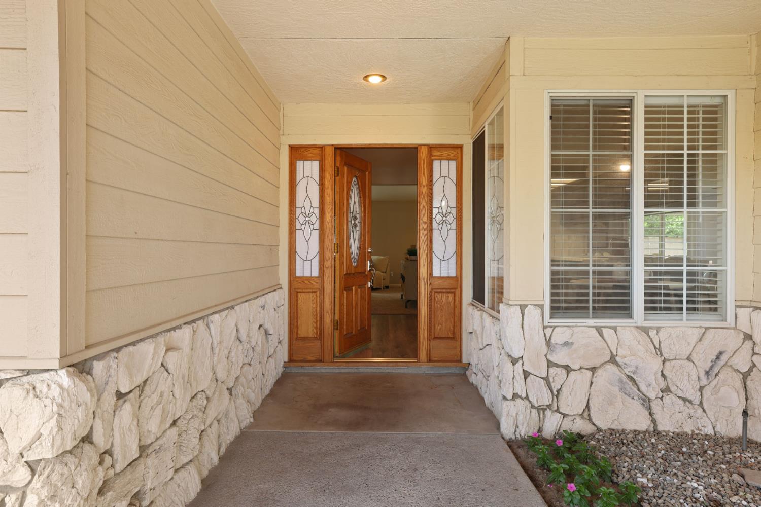 924 East Milgeo Avnue, Ripon, CA 95366
