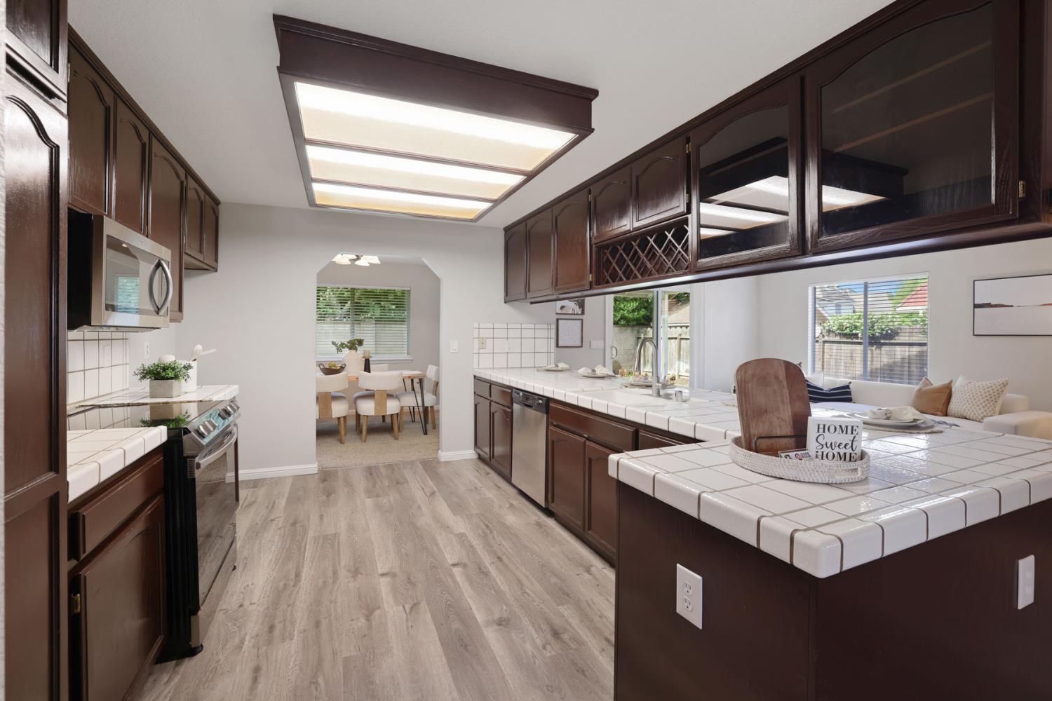 924 East Milgeo Avnue, Ripon, CA 95366