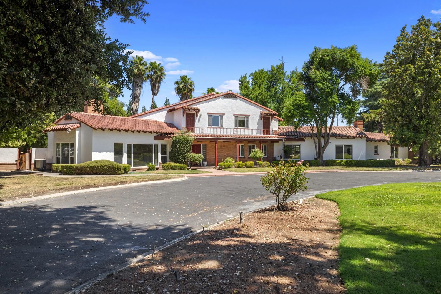 1300 N Berkeley Ave, Turlock, CA 95380
