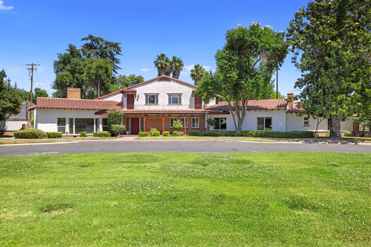 1300 N Berkeley Ave, Turlock, CA 95380