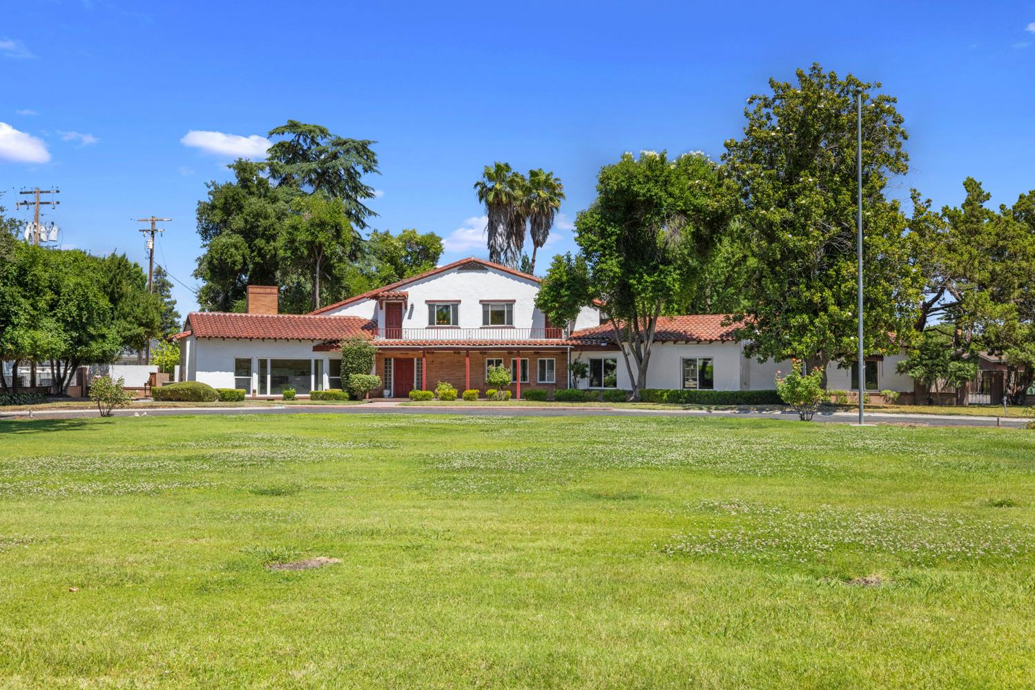 1300 N Berkeley Ave, Turlock, CA 95380