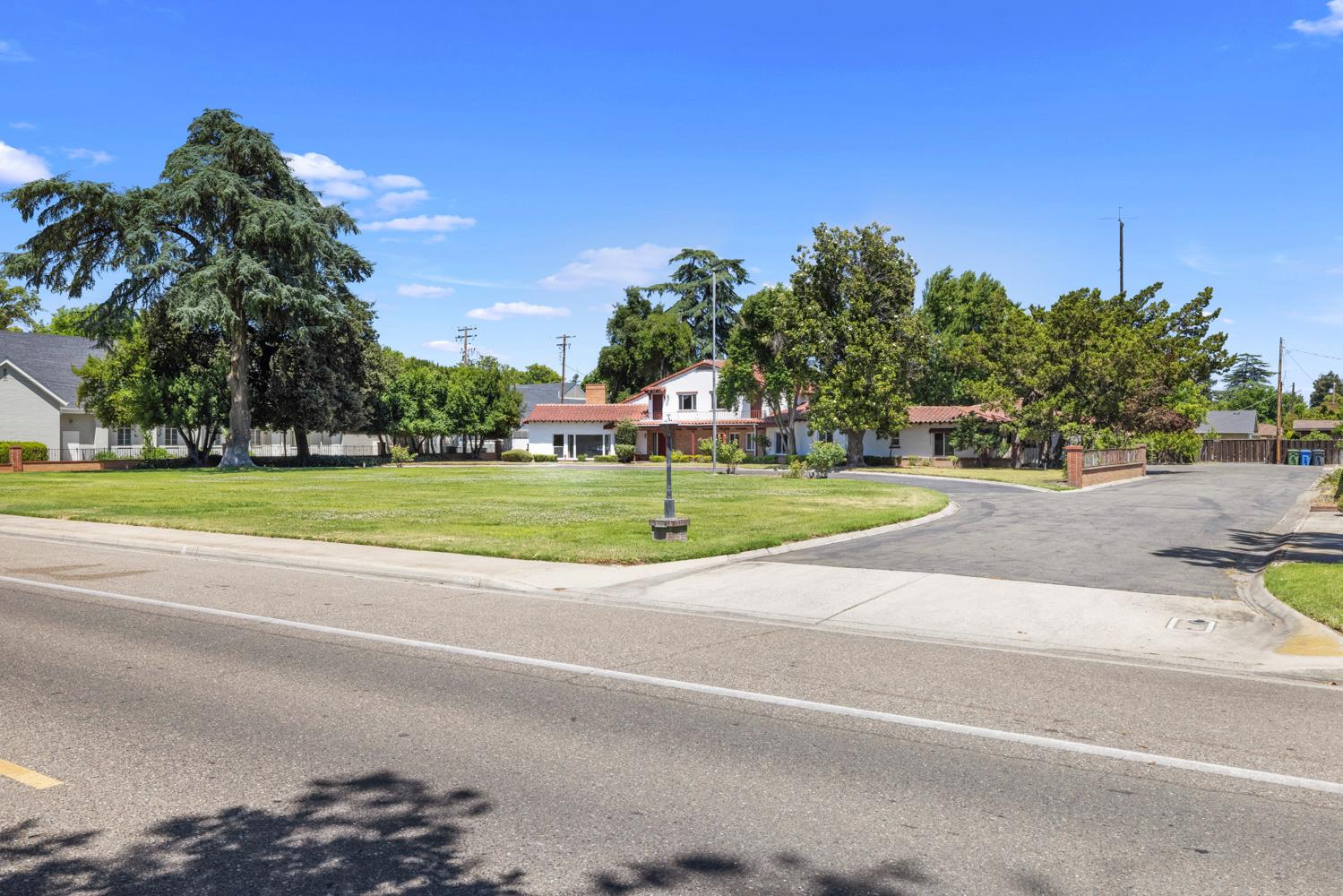 1300 N Berkeley Ave, Turlock, CA 95380