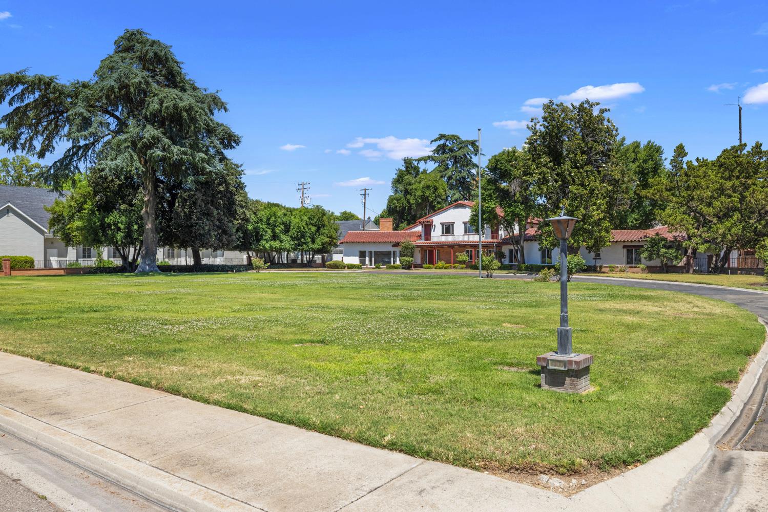 1300 N Berkeley Ave, Turlock, CA 95380