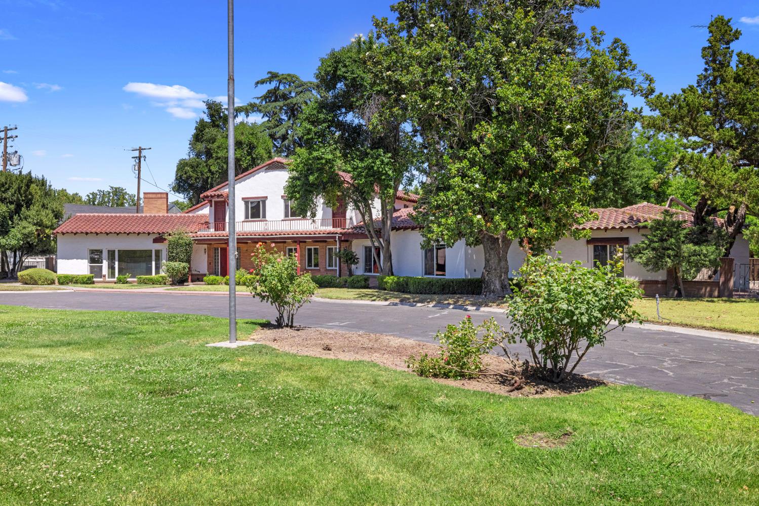 1300 N Berkeley Ave, Turlock, CA 95380