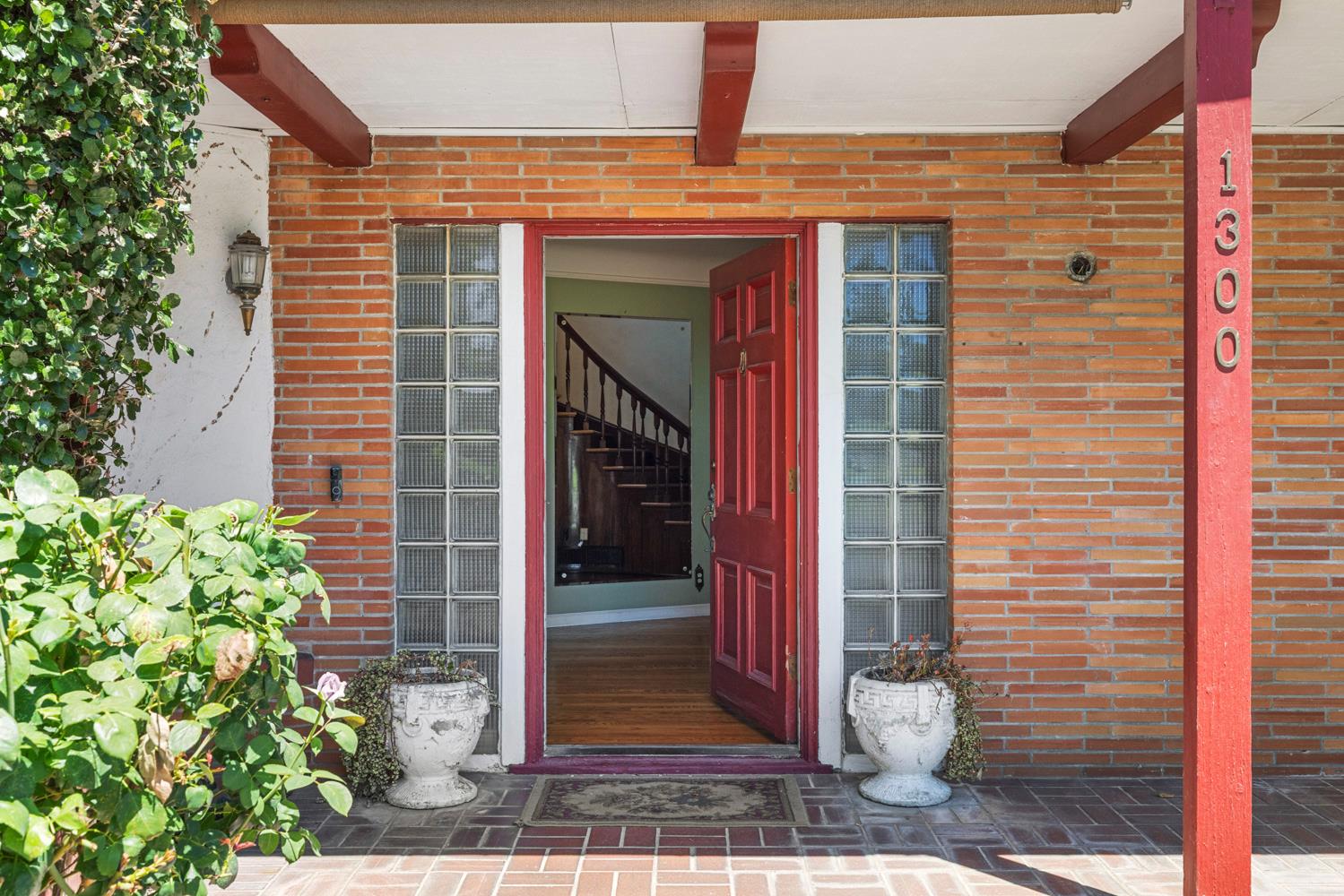 1300 N Berkeley Ave, Turlock, CA 95380