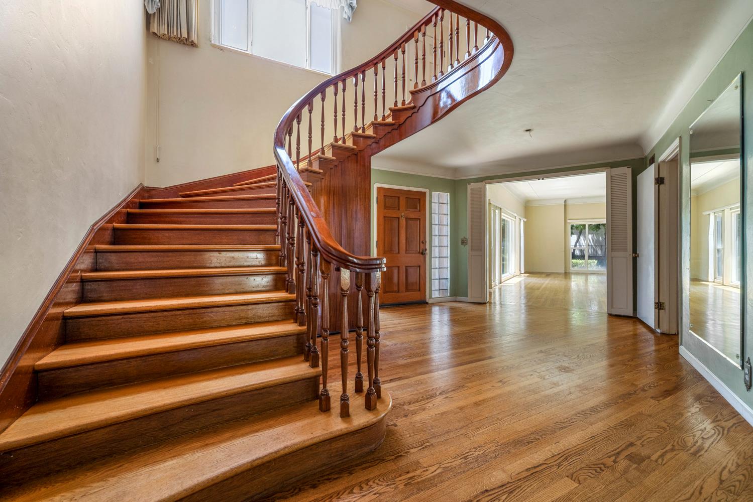 1300 N Berkeley Ave, Turlock, CA 95380