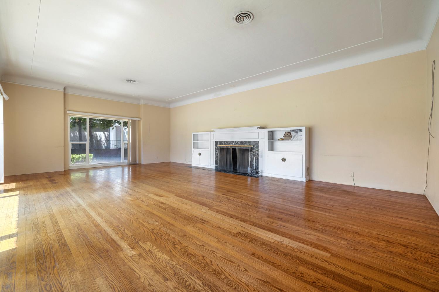 1300 N Berkeley Ave, Turlock, CA 95380
