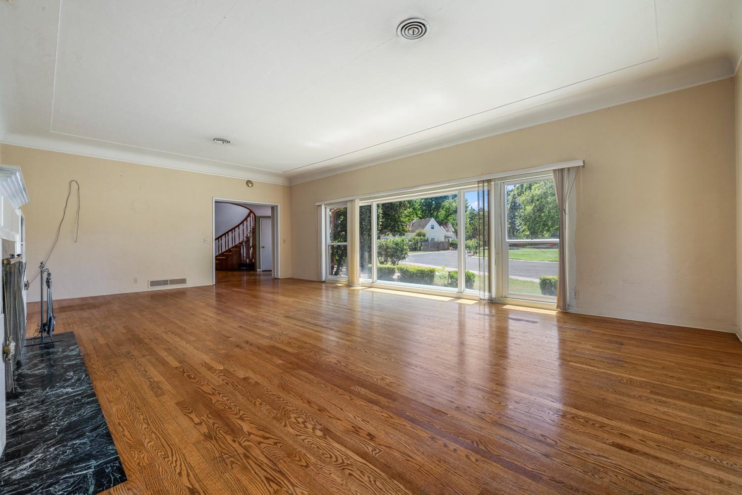 1300 N Berkeley Ave, Turlock, CA 95380