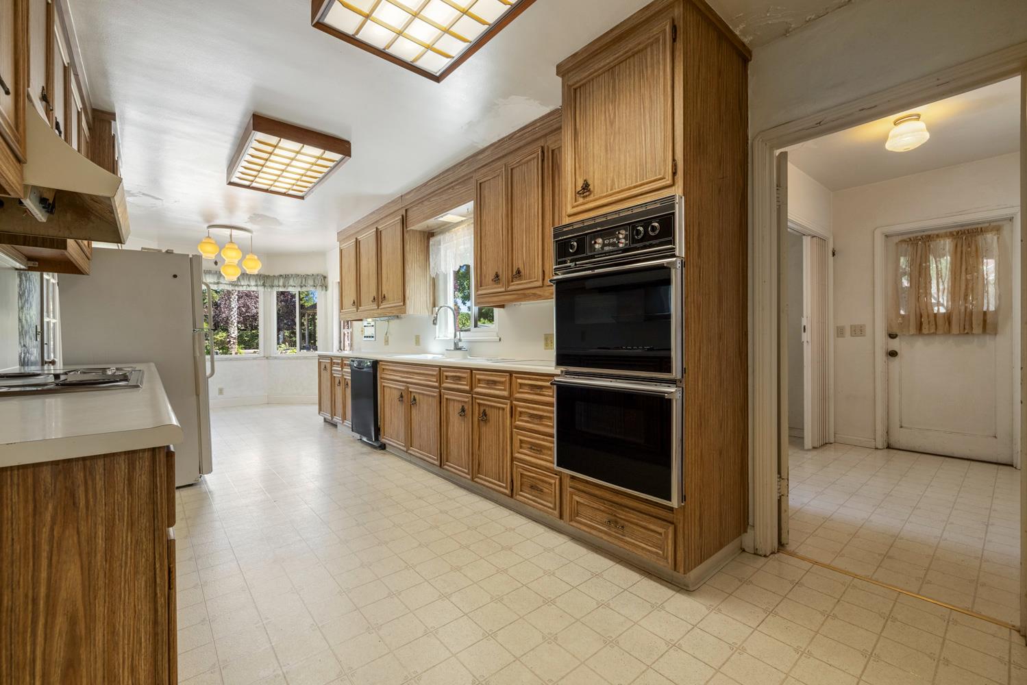 1300 N Berkeley Ave, Turlock, CA 95380