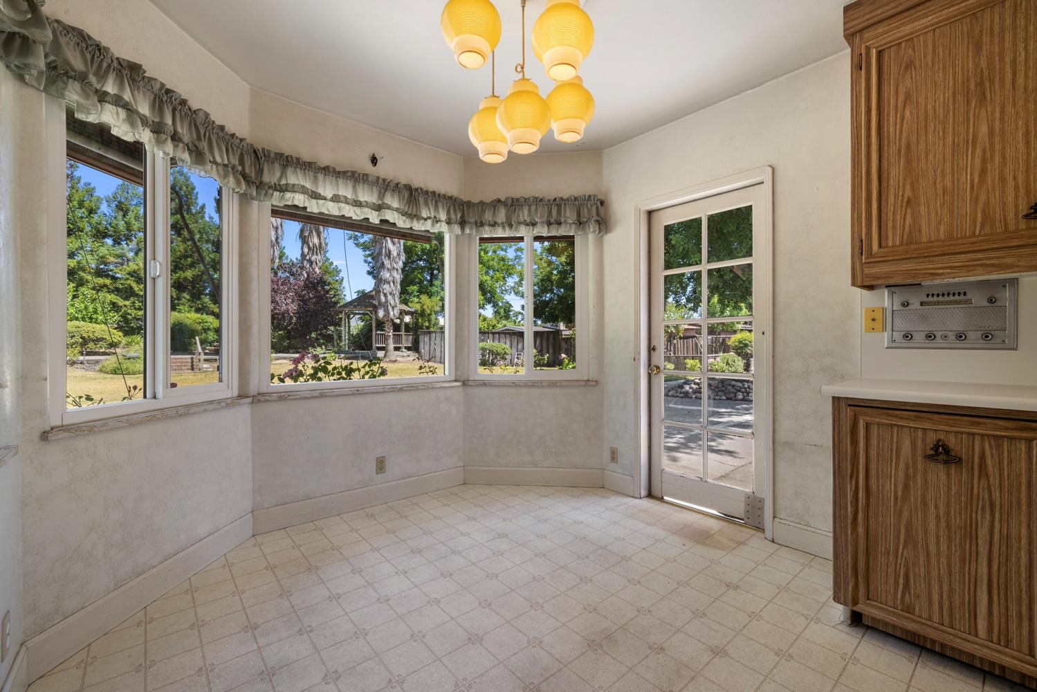 1300 N Berkeley Ave, Turlock, CA 95380