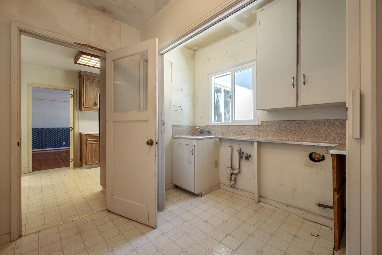 1300 N Berkeley Ave, Turlock, CA 95380