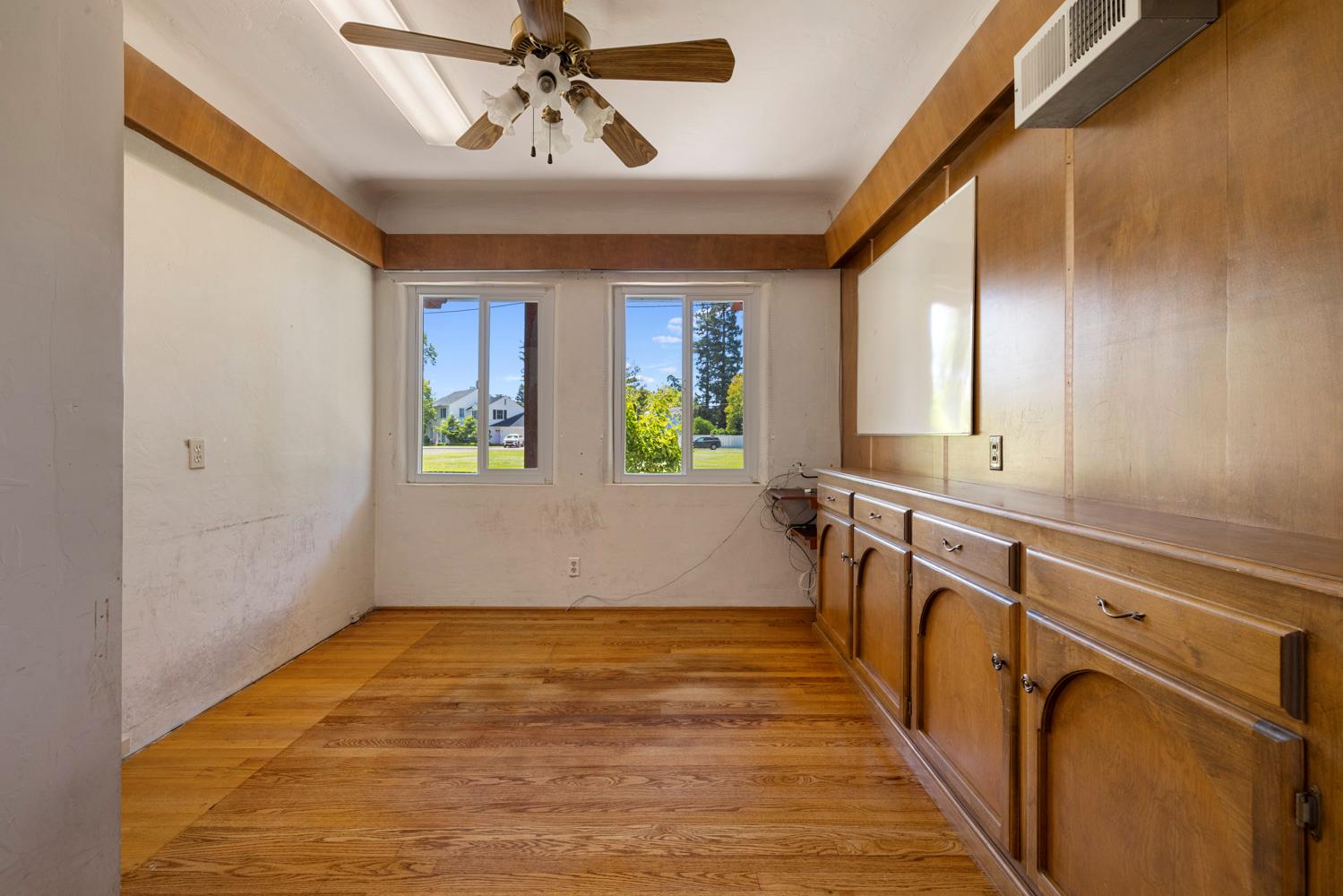 1300 N Berkeley Ave, Turlock, CA 95380