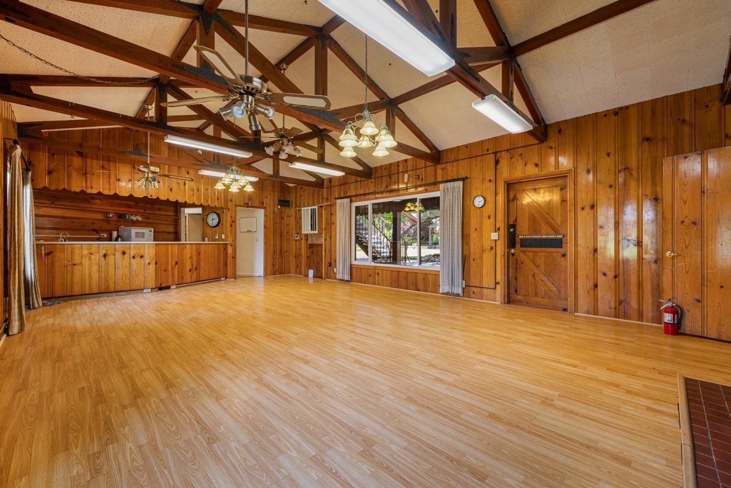 1300 N Berkeley Ave, Turlock, CA 95380