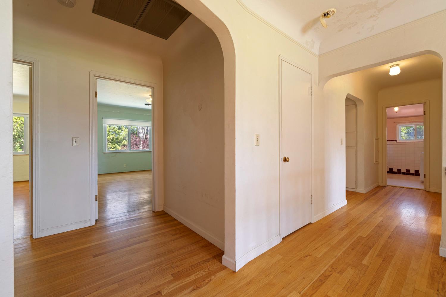 1300 N Berkeley Ave, Turlock, CA 95380