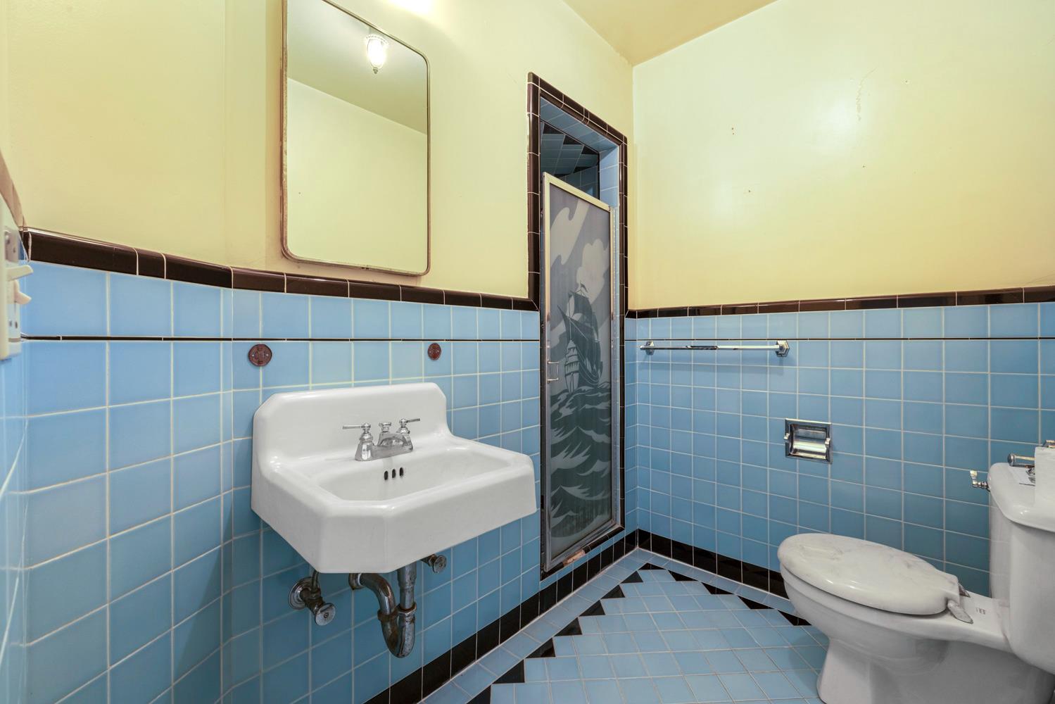 1300 N Berkeley Ave, Turlock, CA 95380