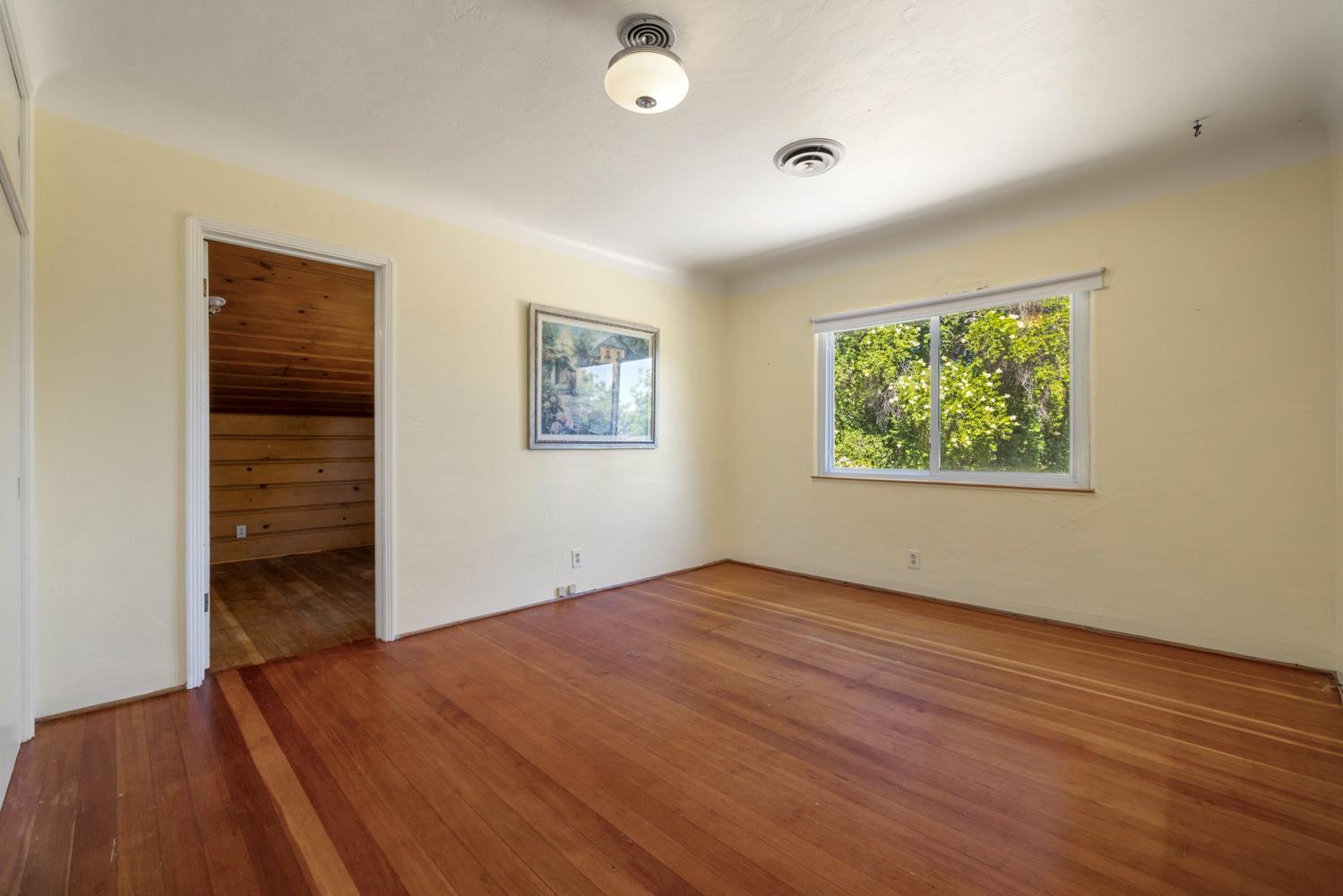 1300 N Berkeley Ave, Turlock, CA 95380