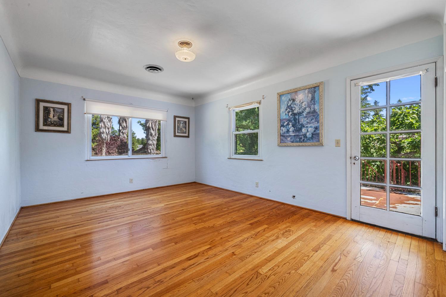 1300 N Berkeley Ave, Turlock, CA 95380