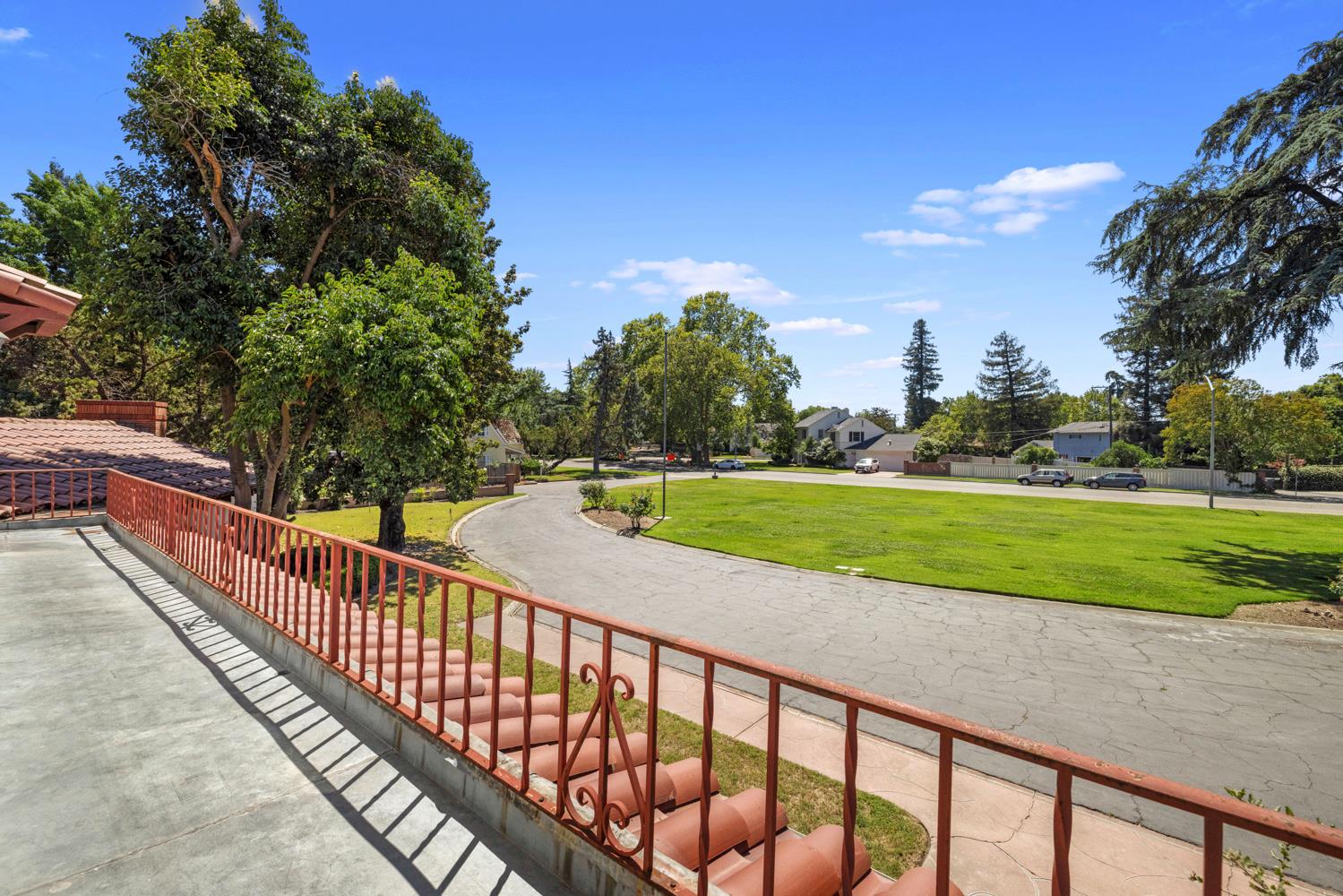 1300 N Berkeley Ave, Turlock, CA 95380
