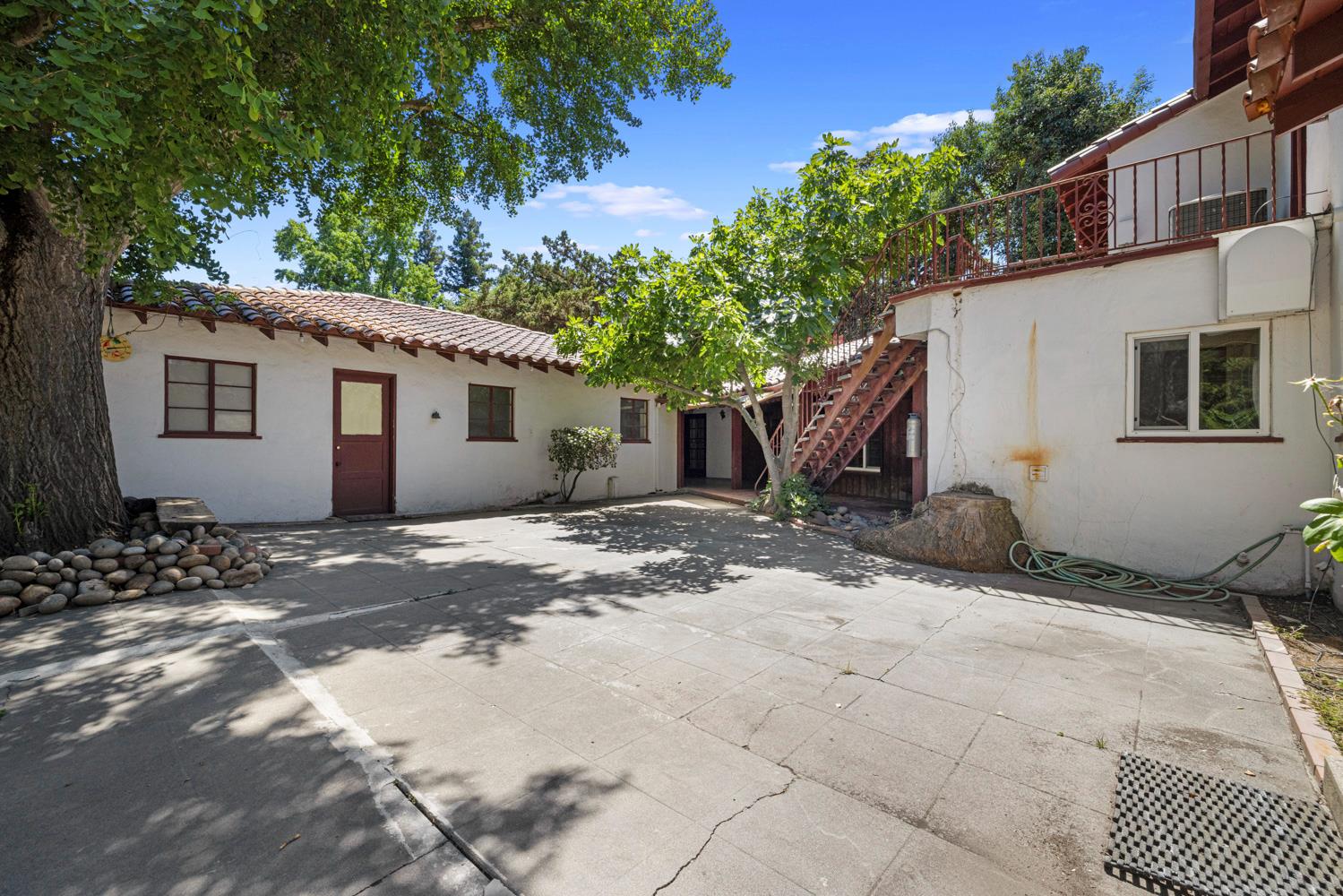 1300 N Berkeley Ave, Turlock, CA 95380